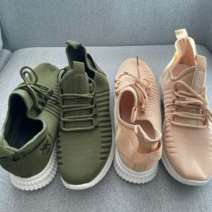 SOLD! 📣 2 for 1 | Kendall + Kylie | Ezora Knit Sneakers | Green + Beige | 8